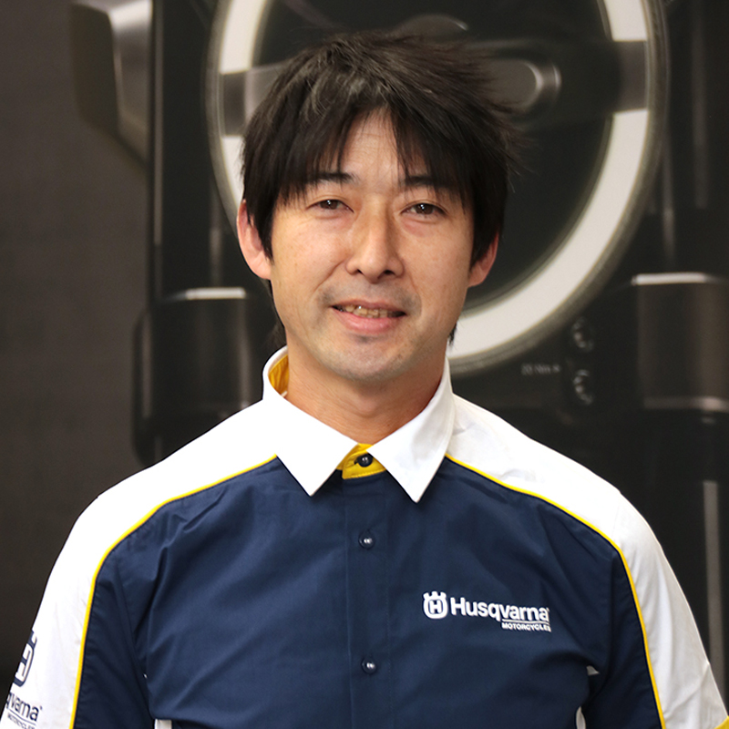 チーフメカニック：野﨑俊宏